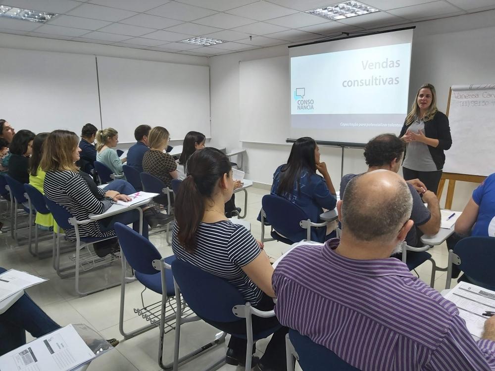 Aicita realiza palestra sobre Análise de Crédito