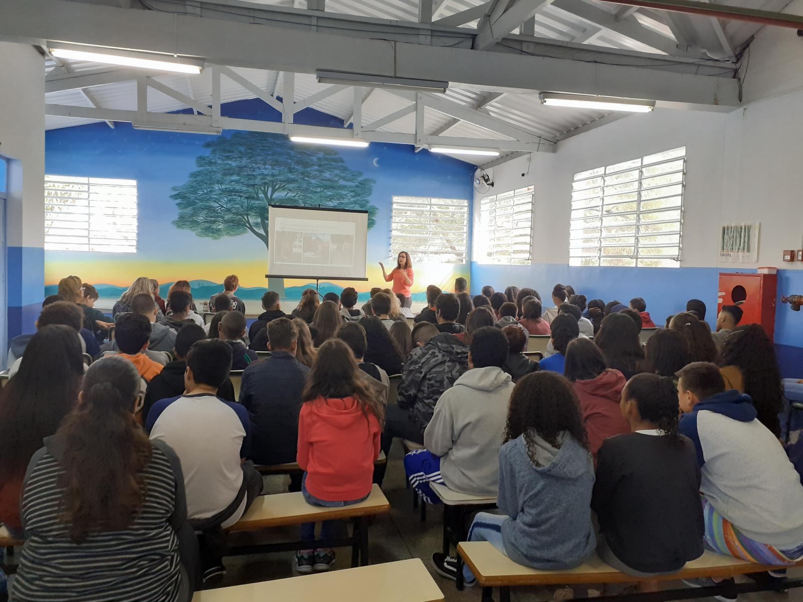 Emeb Philomena recebe palestra sobre arborização urbana