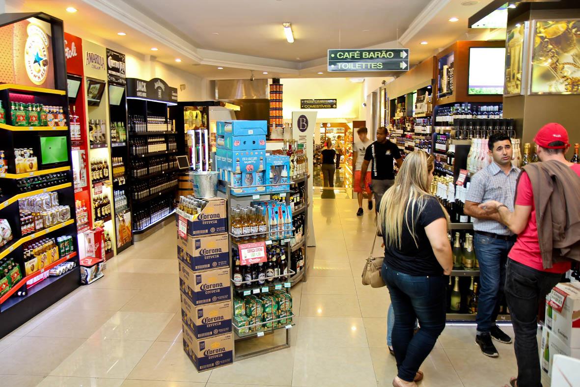 A pedido de Bolsonaro, governo vai dobrar limite para as compras em free shops