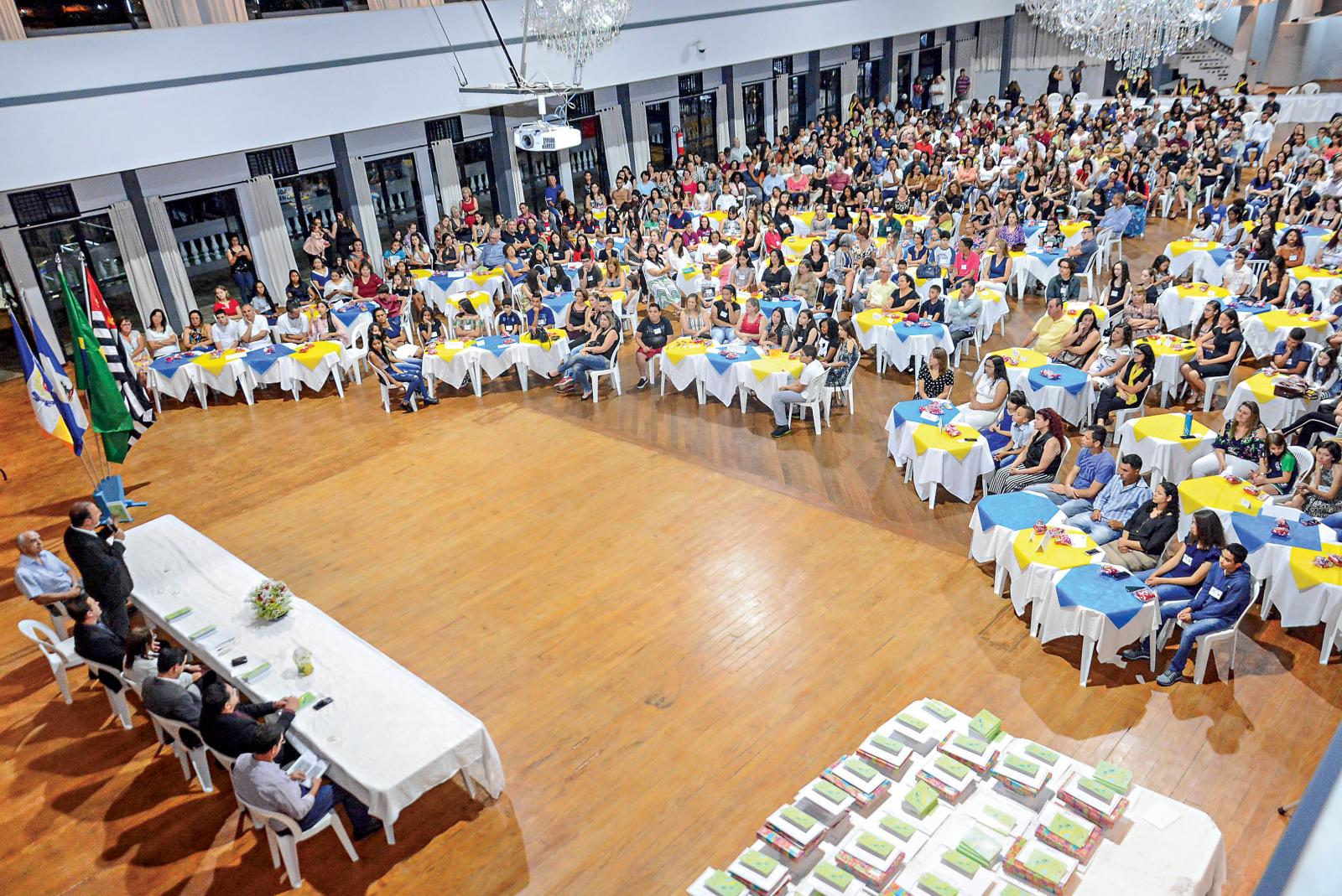 Lançamento do livro ‘Encontros Infanto Juvenil XIX’ é realizado no Itatiba E.C.