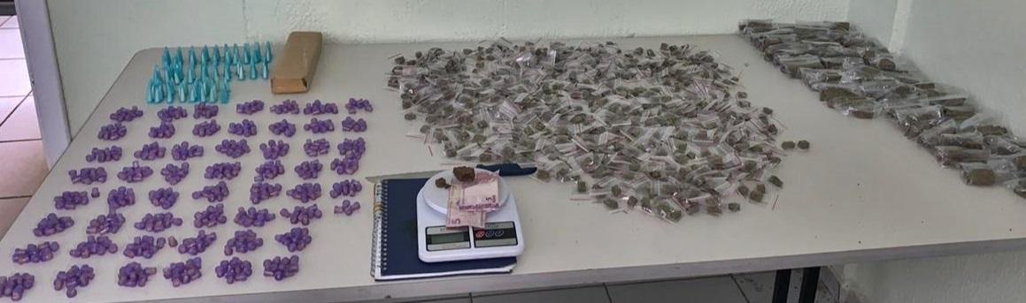 PM localiza ponto de venda de drogas e prende homem no Jd. Virgínia