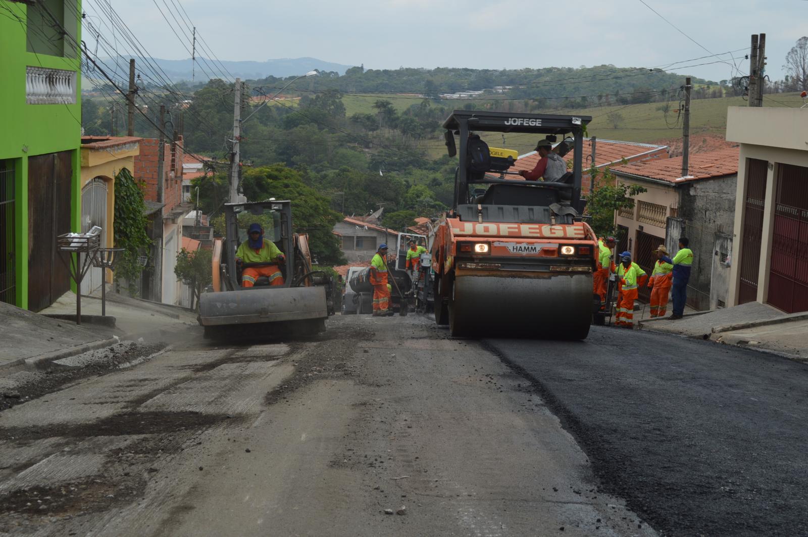 Prefeitura inicia recapeamento no San Francisco