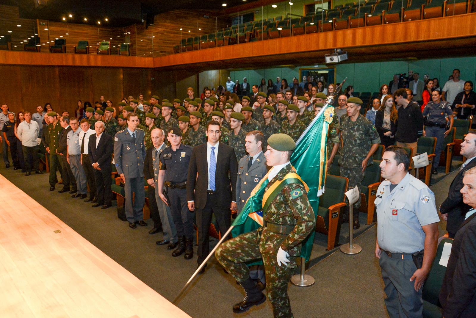 Câmara Municipal entrega medalhas do ‘Mérito da Segurança e Cidadania’ 	