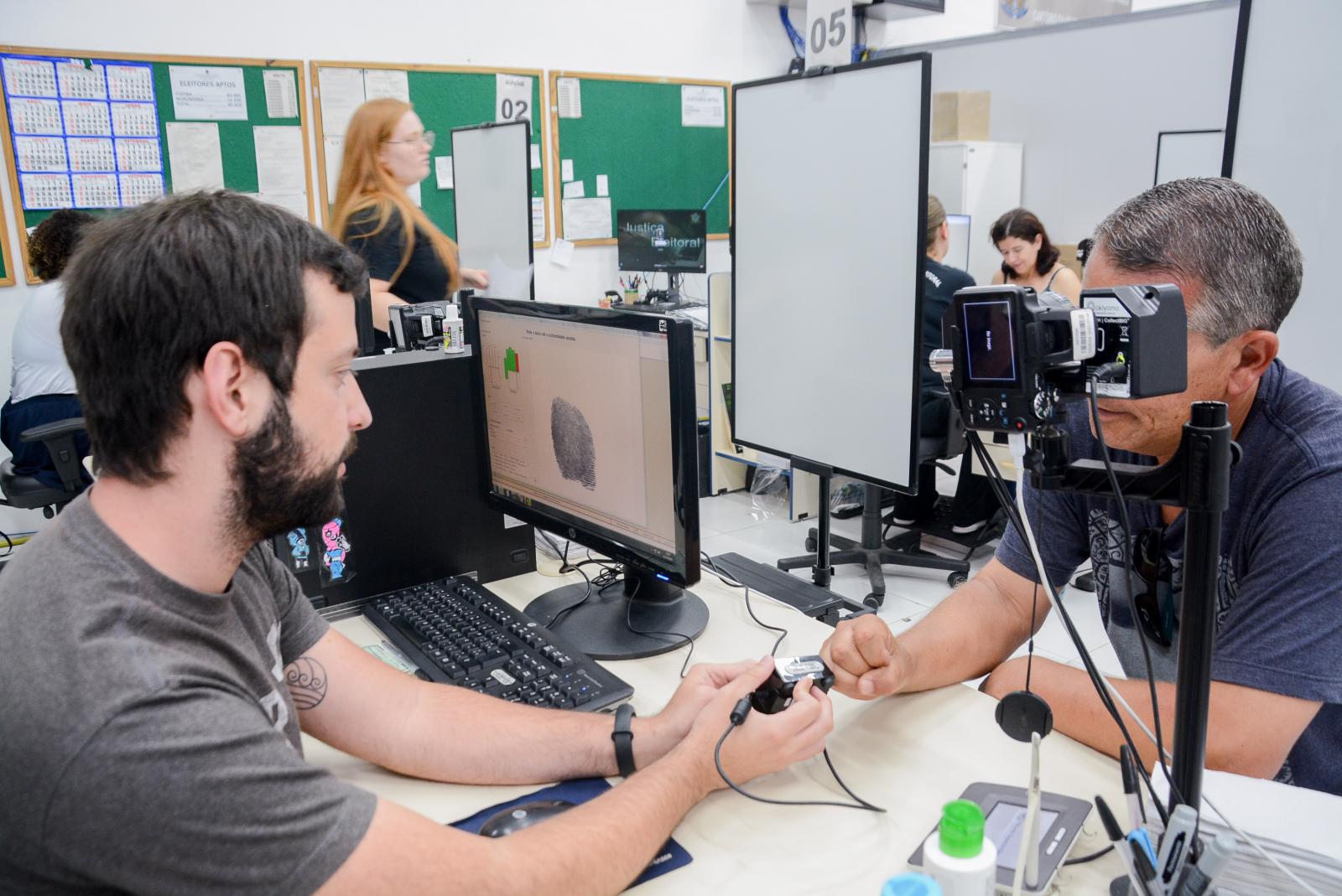 Eleitores deixam cadastramento da biometria para última hora