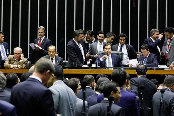 Câmara aprova texto-base do PL do ISS, que muda forma de recolhimento do imposto