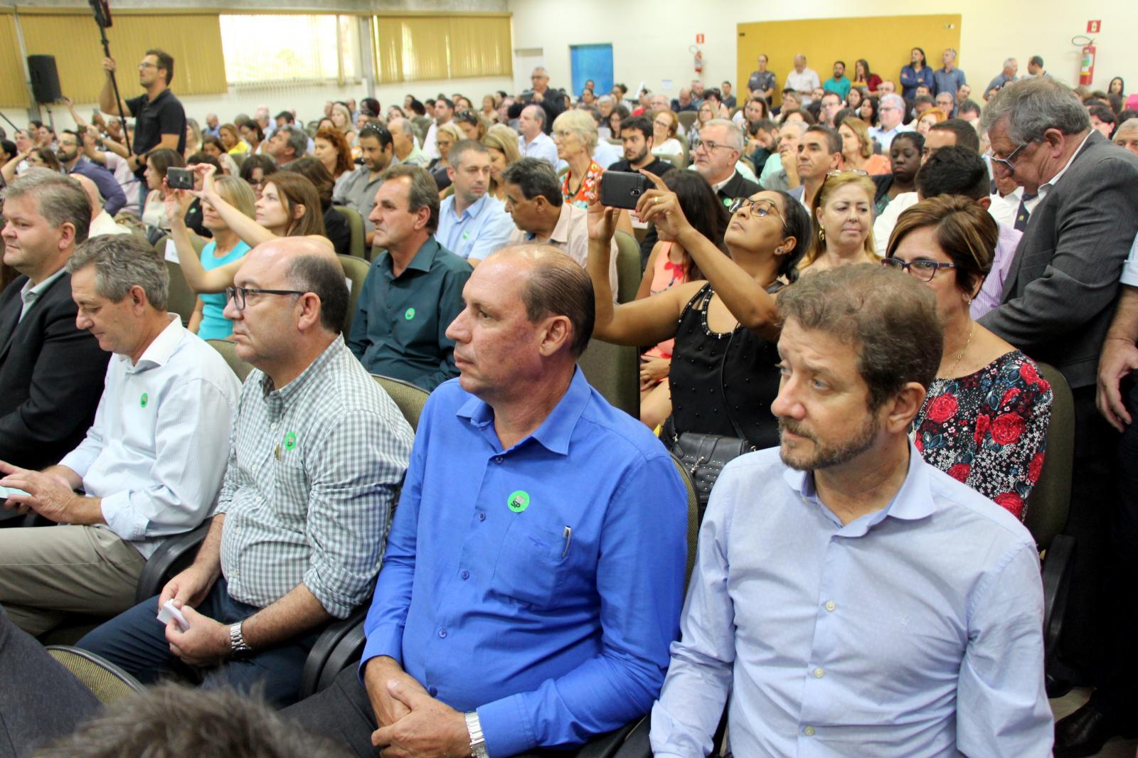 Fernandão participa de solenidade em Bragança Paulista