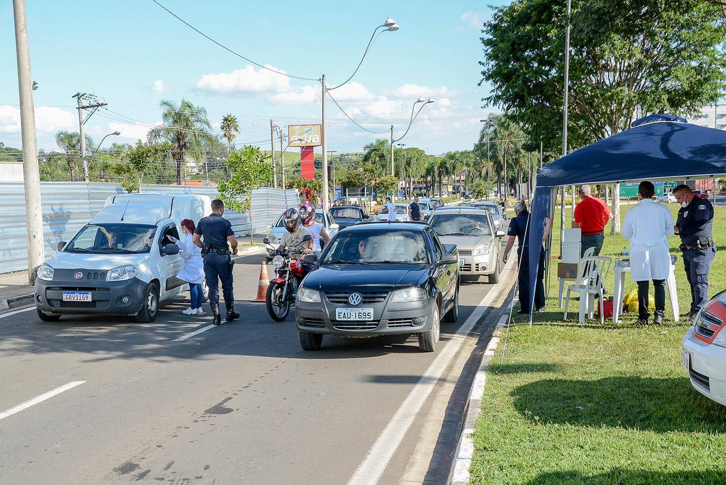 Douglas Augusto afirma que isolamento é a única maneira de conter o coronavírus