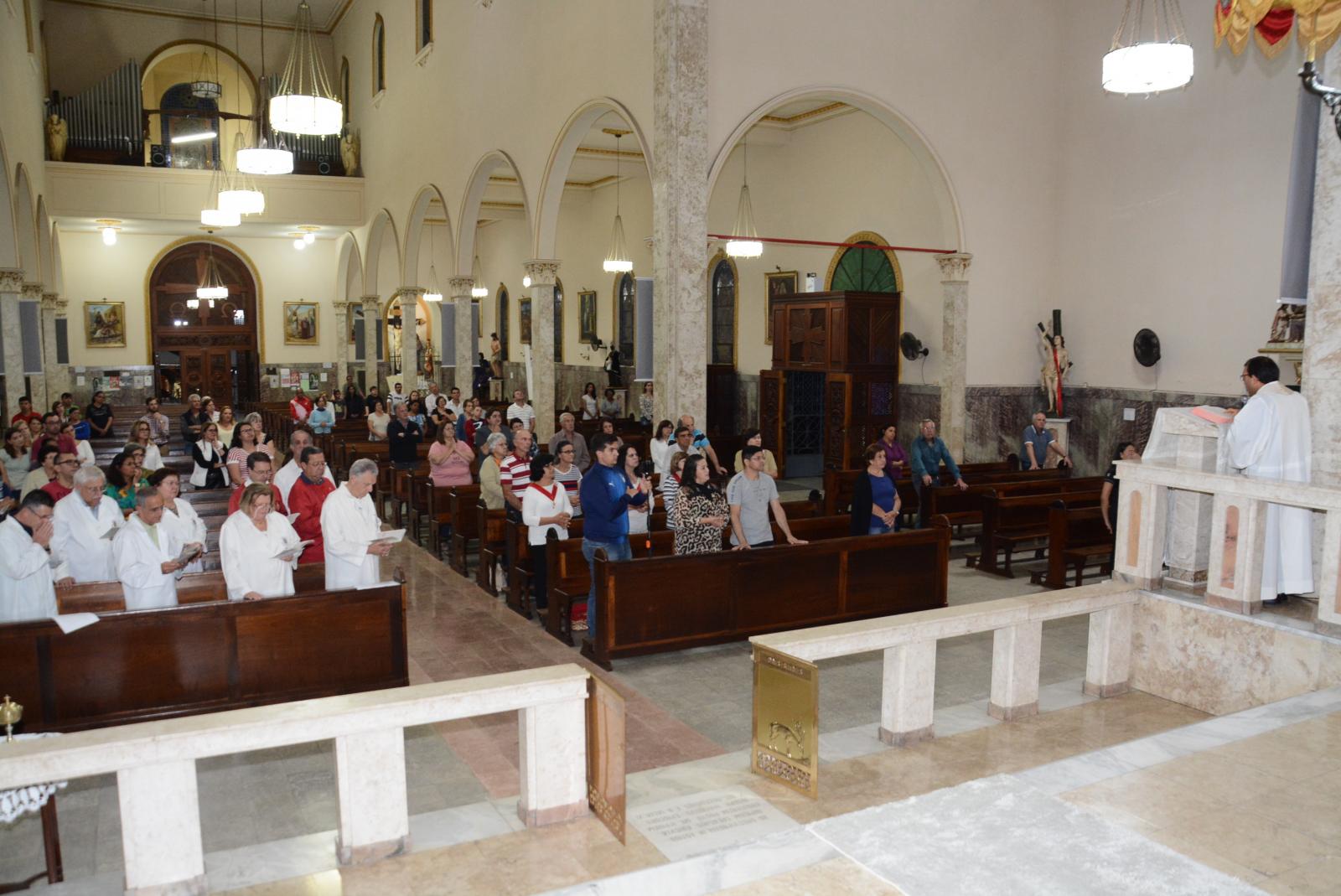 Padre Maycon diz que igreja católica está adotando uma postura de prudência sobre o coronavírus