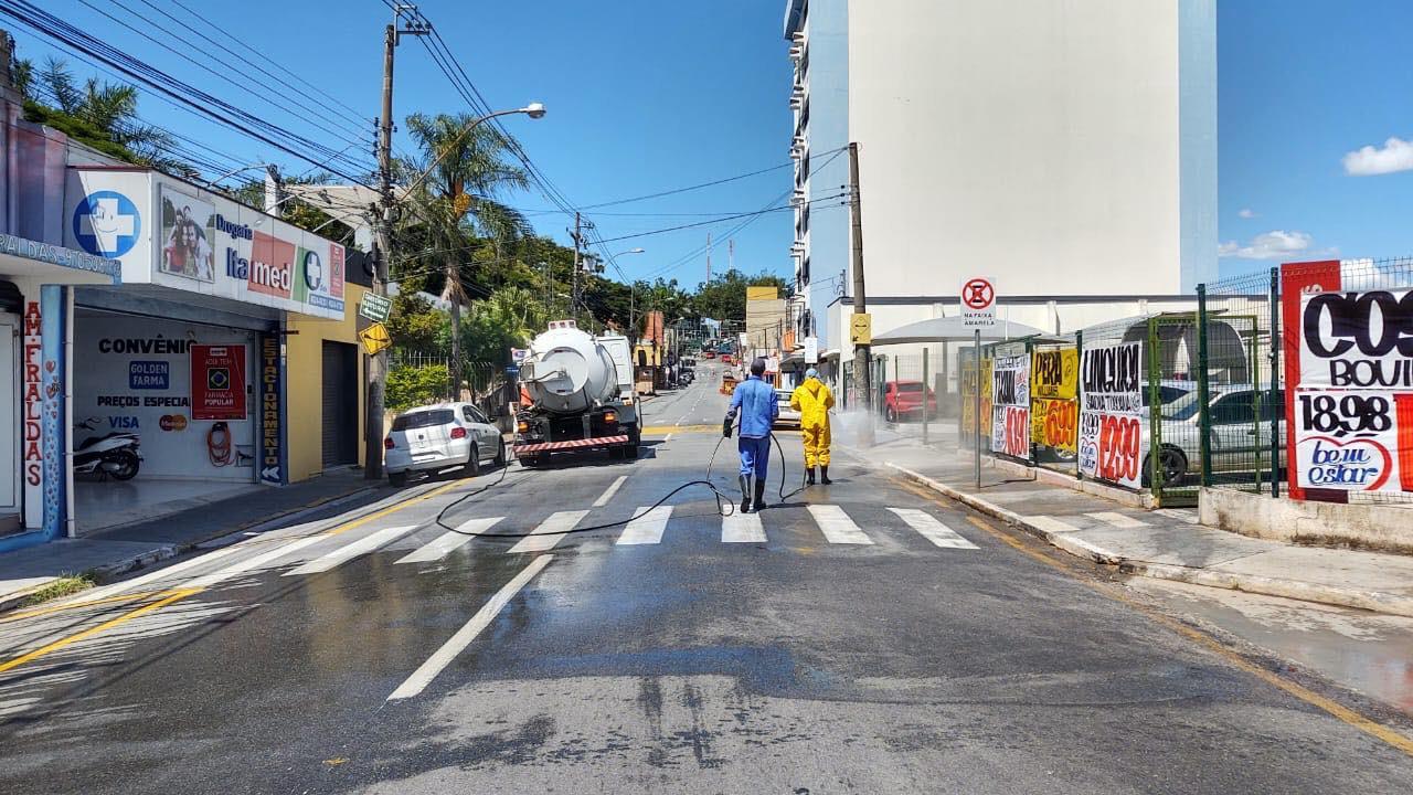 Ruas e espaços públicos de Saúde são desinfeccionados