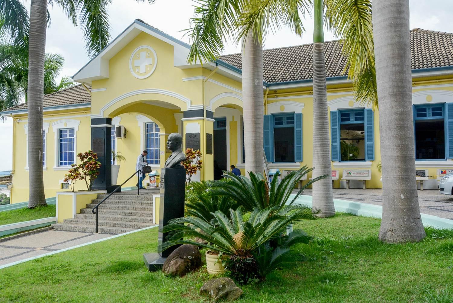 Provedor confirma demissões e esclarece que não foram por falta de repasse