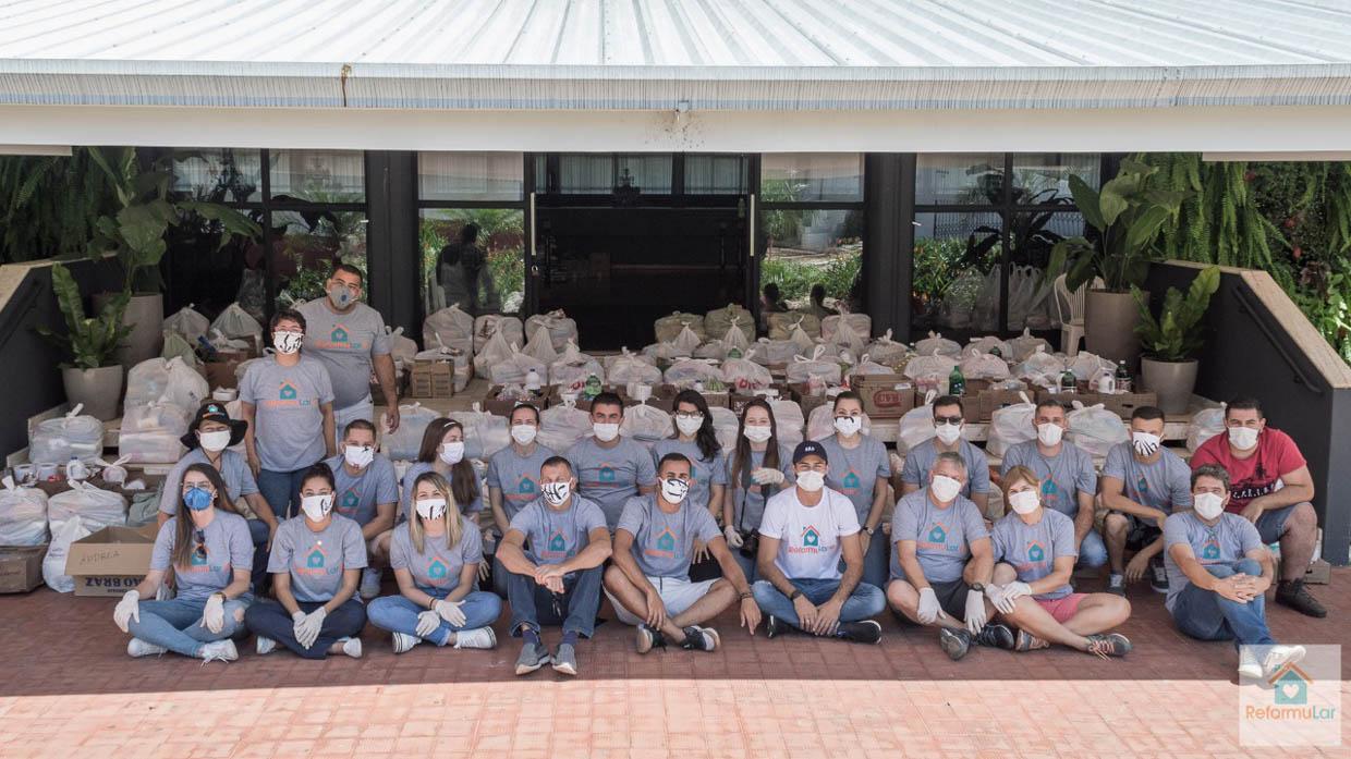 Campanha arrecada alimentos, produtos de higiene e ração para animais