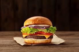Neste Dia Mundial do Hambúrguer, saiba quais são os pratos mais famosos do mundo