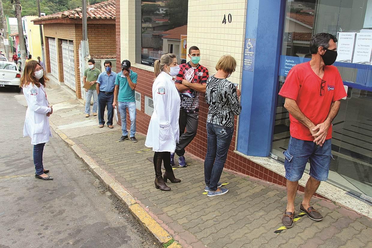 Vigilância Sanitária orienta moradores e comerciantes em Morungaba