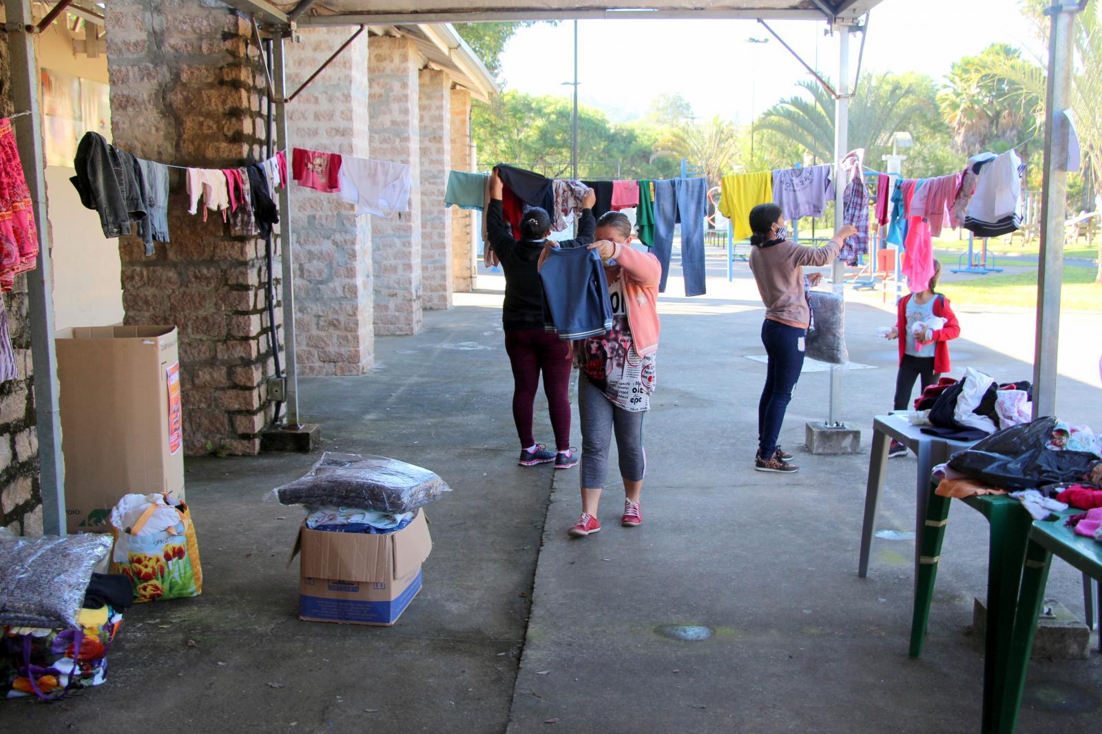 Doações da Campanha do Agasalho compõem varal solidário em Morungaba