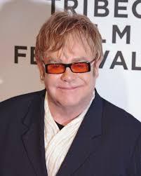 Elton John vai exibir shows históricos no Youtube, um deles gravado no Brasil