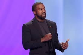 Kanye West declara que teve o novo coronavírus