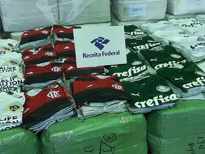 Receita Federal apreende 22 toneladas de produtos contrafeitos em carga de passagem pelo Porto de Santos 