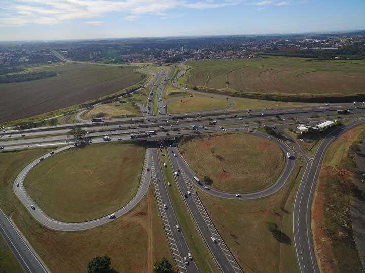 Rota das Bandeiras faz bloqueios noturnos em alças da D. Pedro I (SP-065), em Campinas, nesta terça e quarta-feira