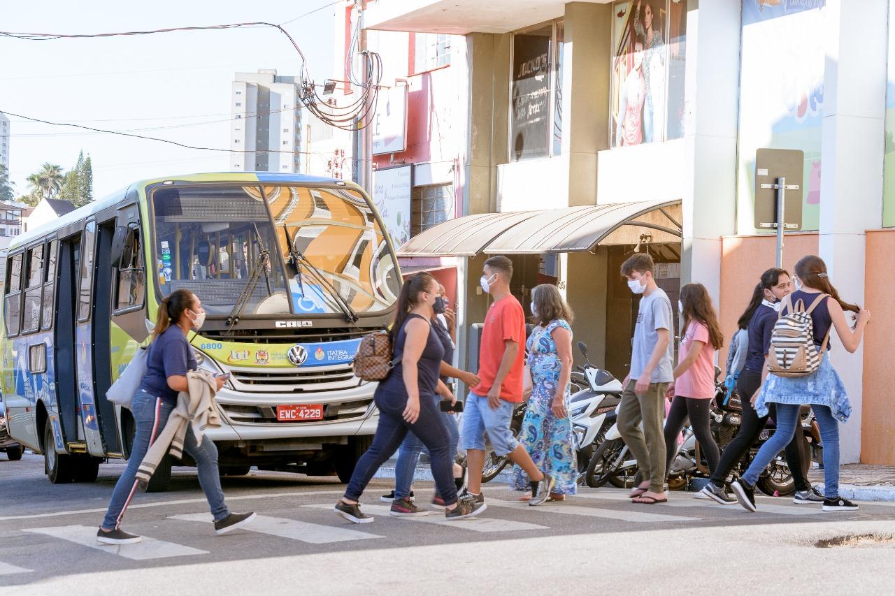 Restaurantes e academias voltam a funcionar a partir de hoje