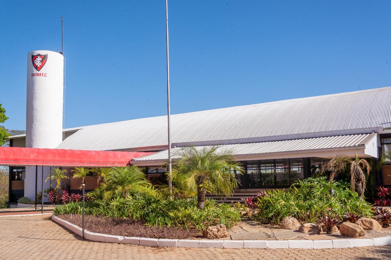 Clubes são autorizados à reabertura