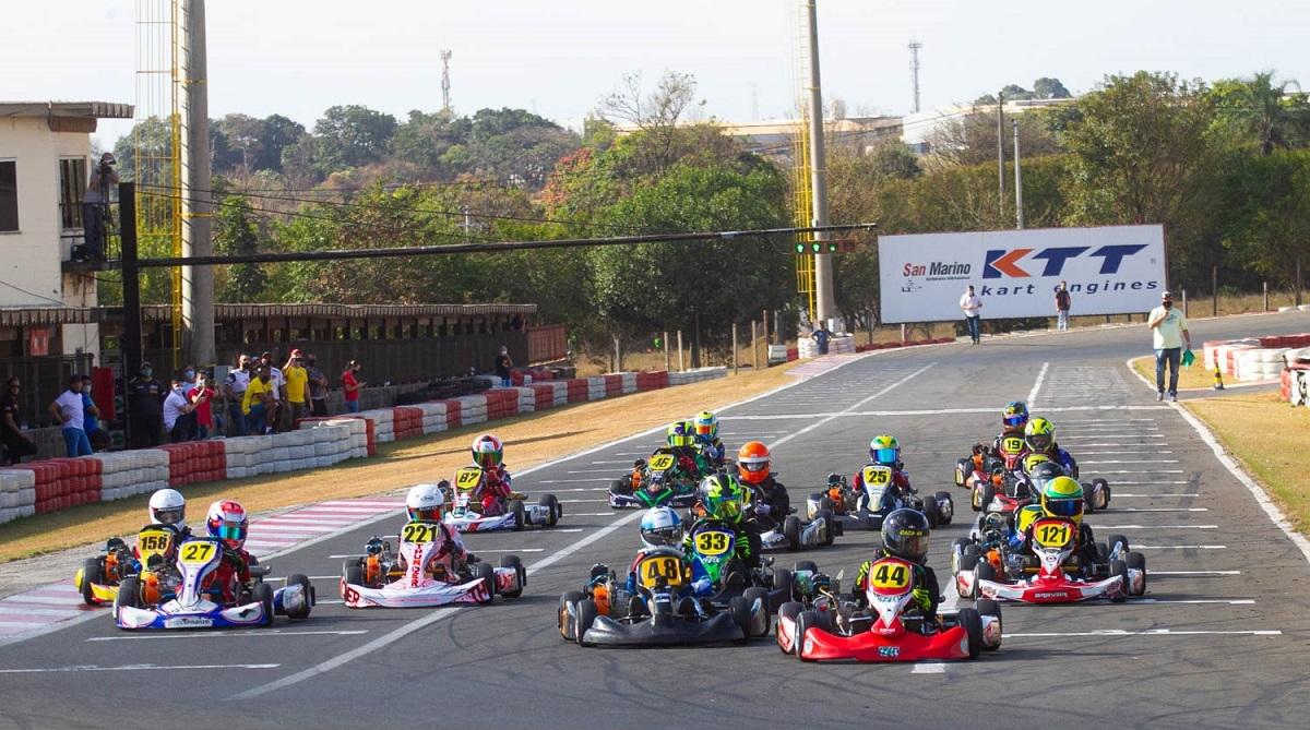 Copa F-Racers 2020 de Kart terá etapa noturna inédita nesta sexta-feira, em Paulínia