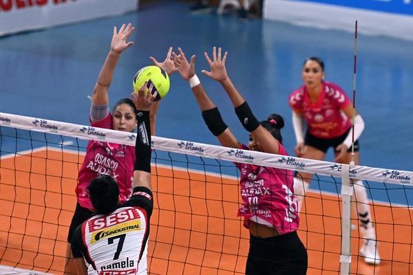 Com 20 pontos de Tandara, Osasco vence a terceira no Campeonato Paulista de  Vôlei, vôlei