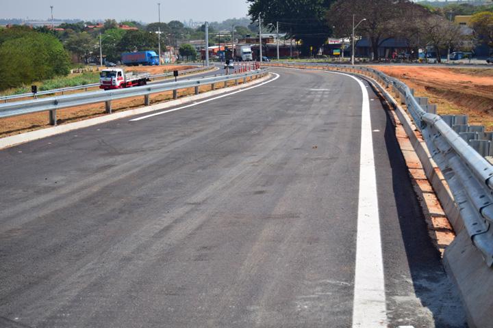 Rota das Bandeiras libera tráfego em novo viaduto do Trevo dos Amarais, em Campinas, nesta quarta