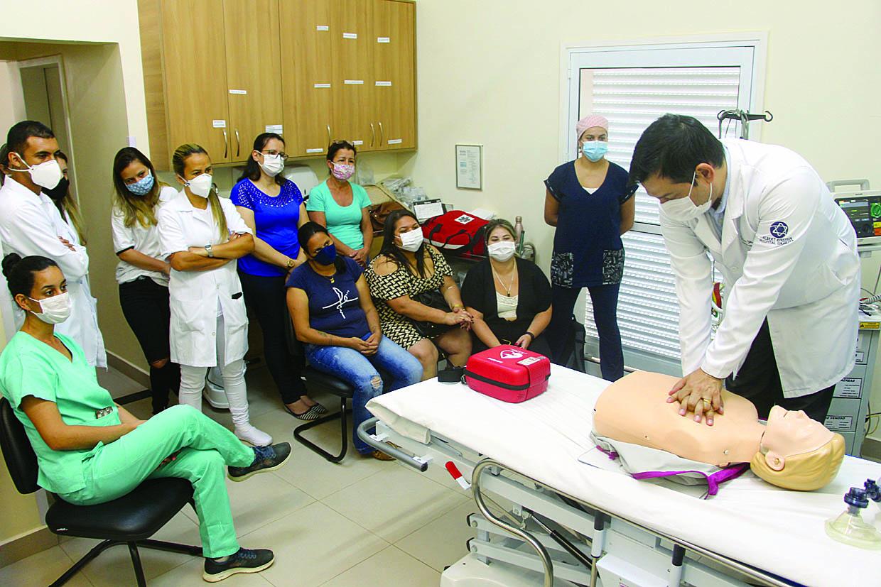 Colaboradores do hospital de Morungaba passam por treinamento 