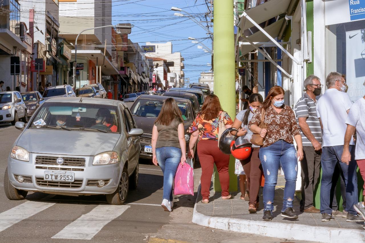 Nova queda de casos faz com que região de Campinas avance para fase verde