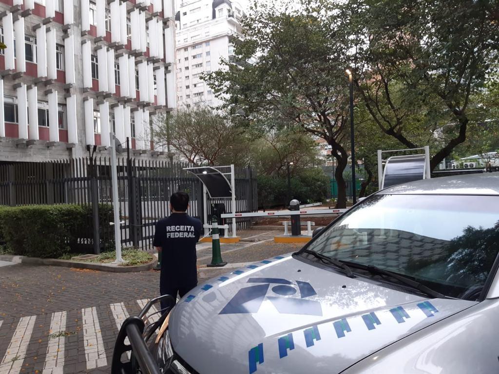 Receita Federal deflagra operações para combater sonegação e lavagem de dinheiro em grupo financeiro e empresa de componentes eletrônicos