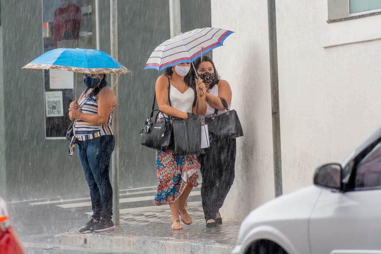 Chove em novembro quase 140 mm, mas índice fica abaixo da média