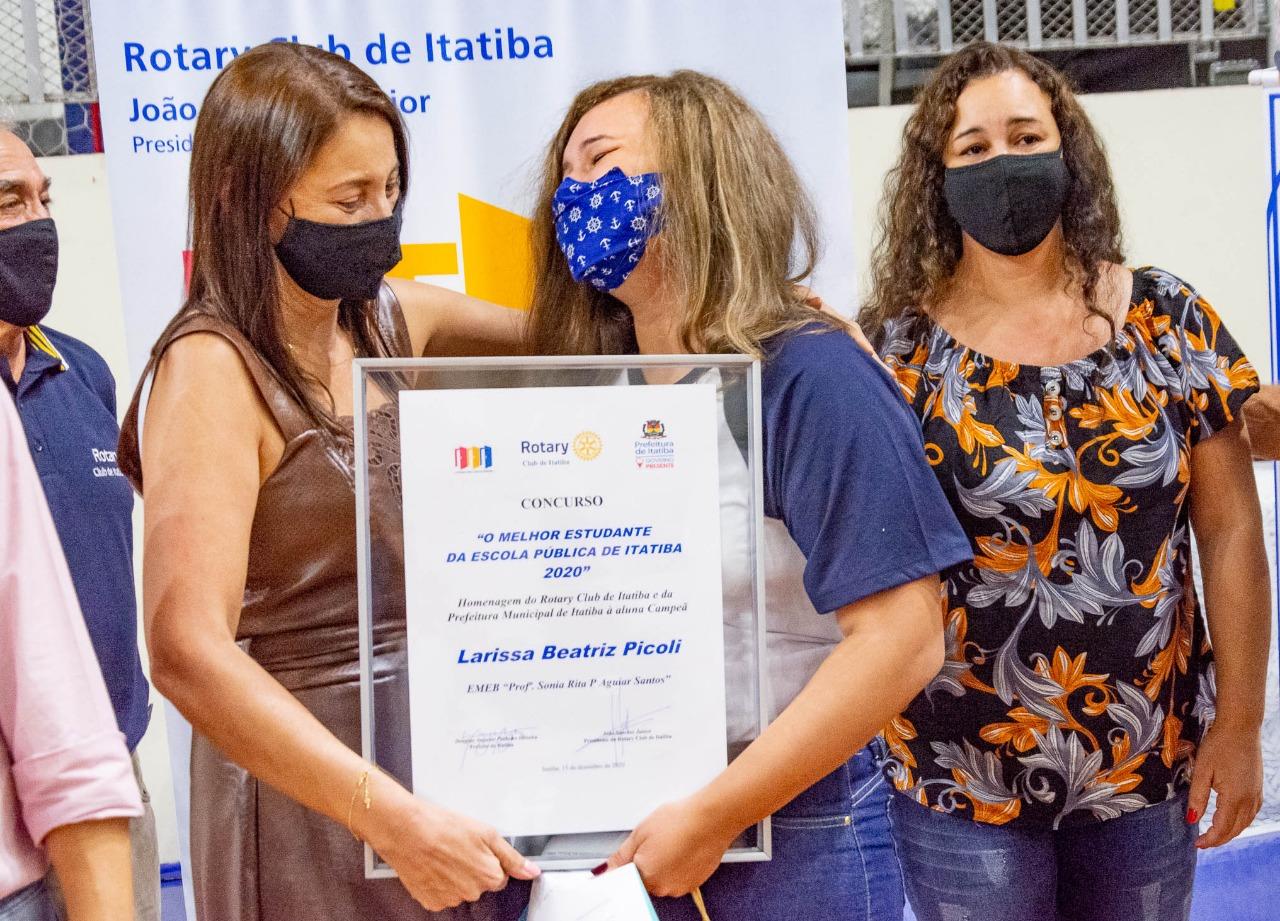 Rotary Club promove premiação de ‘Melhor Aluno de Escola Pública’