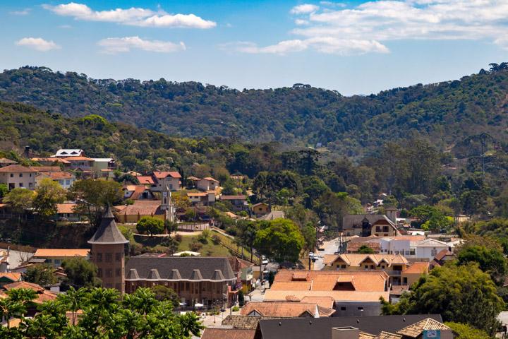 Férias de verão em Santo Antônio do Pinhal é sinônimo de tranquilidade e romantismo