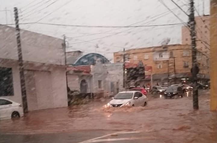 Itatiba volta a sofrer com alagamentos