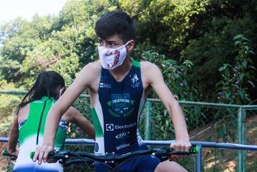 Triathlon transforma crianças e adolescentes de Campinas 