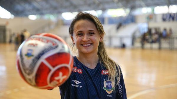 Evento de futebol arte passa a se chamar Reis e Rainhas do Drible e confirma Amandinha e Natália