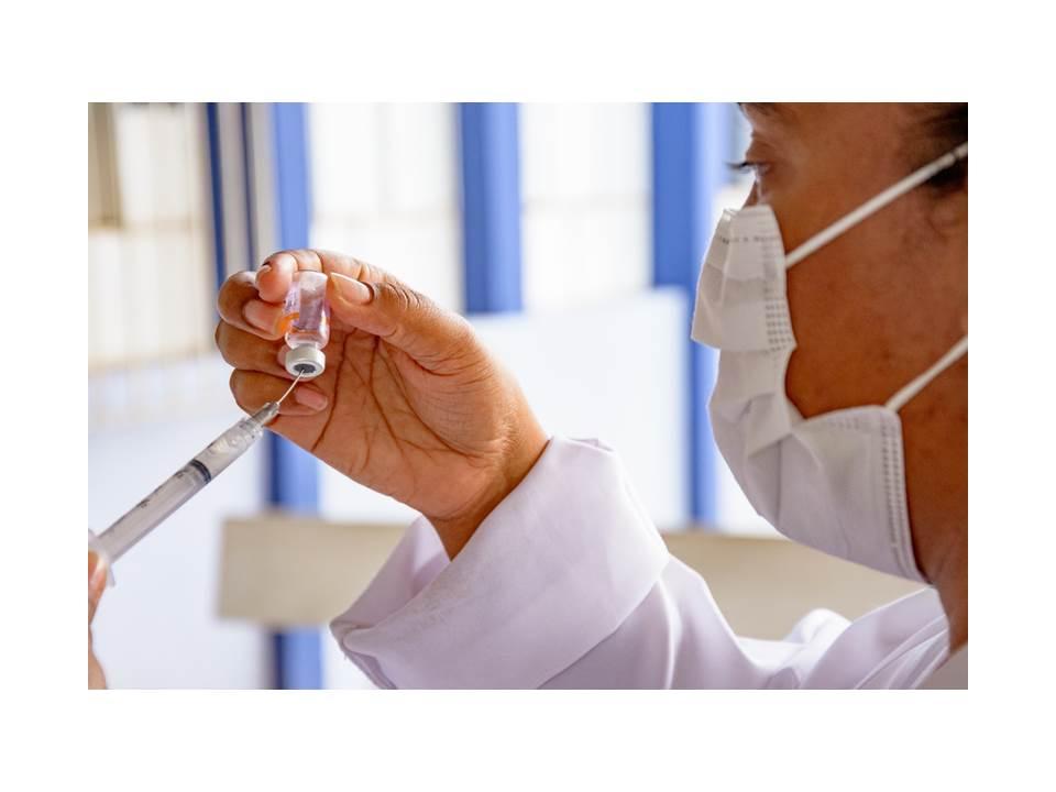 Quase 5 mil doses de vacinas contra covid-19 são aplicadas em Itatiba