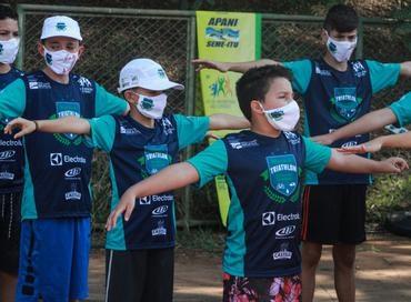 Triathlon ameniza impactos do isolamento social para crianças e adolescentes 