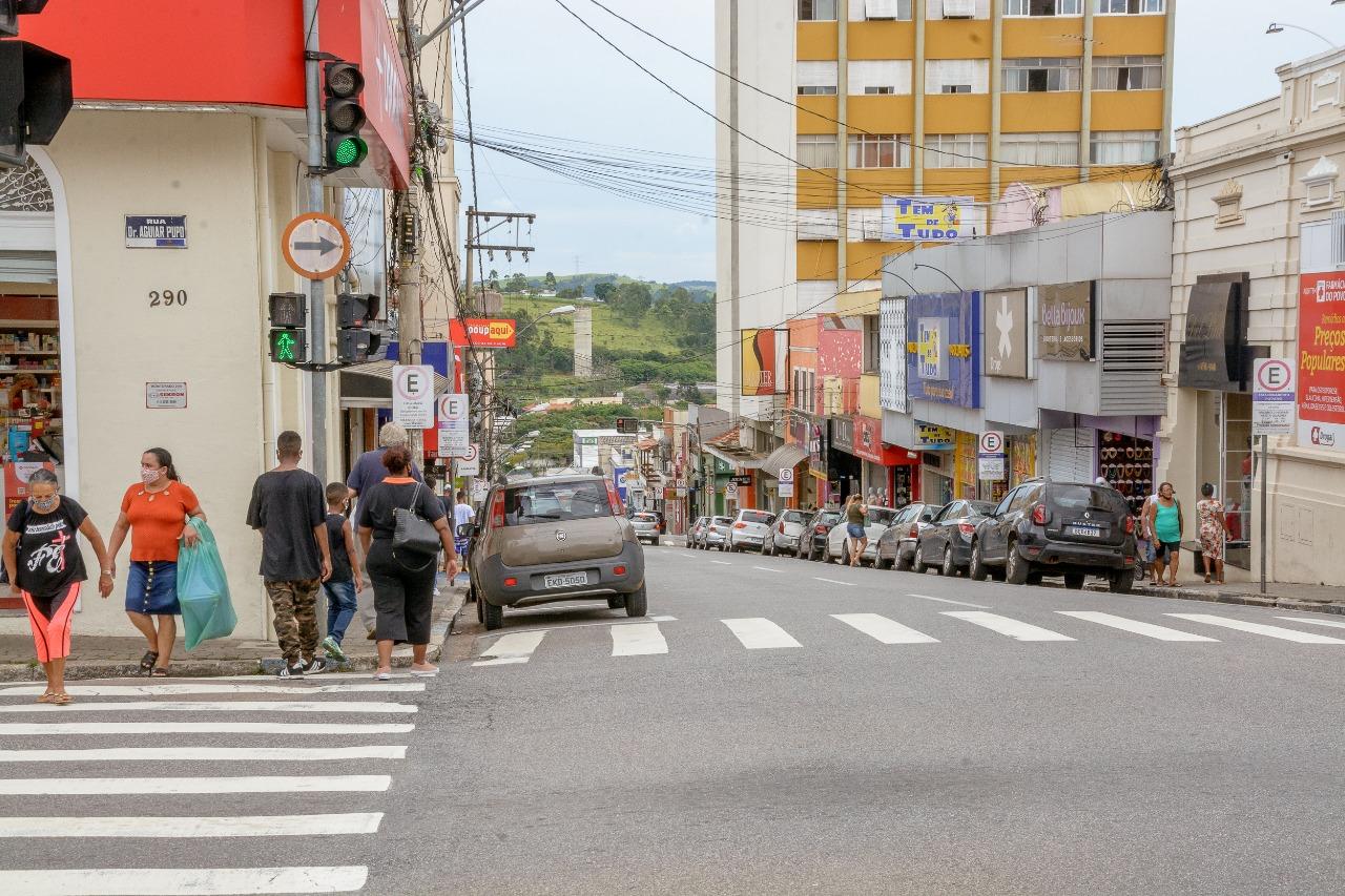 Fase vermelha entra em vigor neste sábado; toque de recolher a partir das 20h