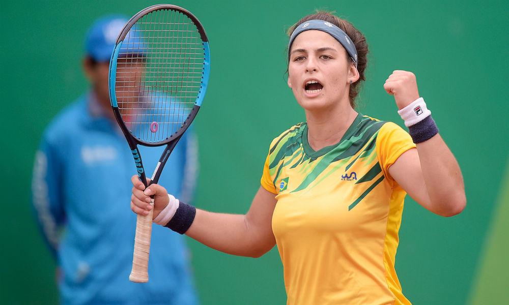 Na Argentina, Carol Meligeni encara japonesa por seu maior título na carreira