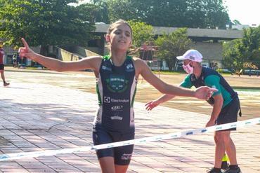 Capivaras de Campinas viram símbolo da Escolinha de Triathlon 