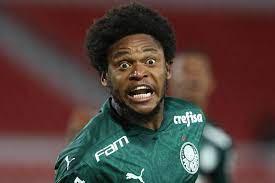 Palmeiras multa Luiz Adriano por descumprir protocolos contra covid-19