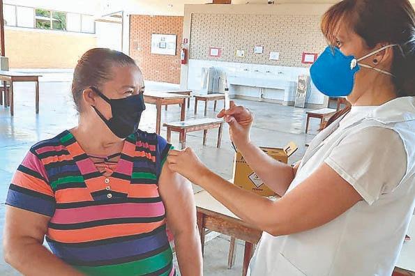 Prefeitura de Morungaba antecipa vacinação de 104 profissionais da Educação