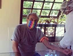 Vacinado contra covid-19, Stênio Garcia testa positivo, afirma a mulher do ator