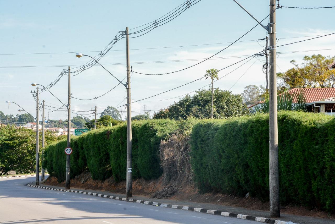 Colisões de veículos contra postes em Itatiba têm queda de quase 60%