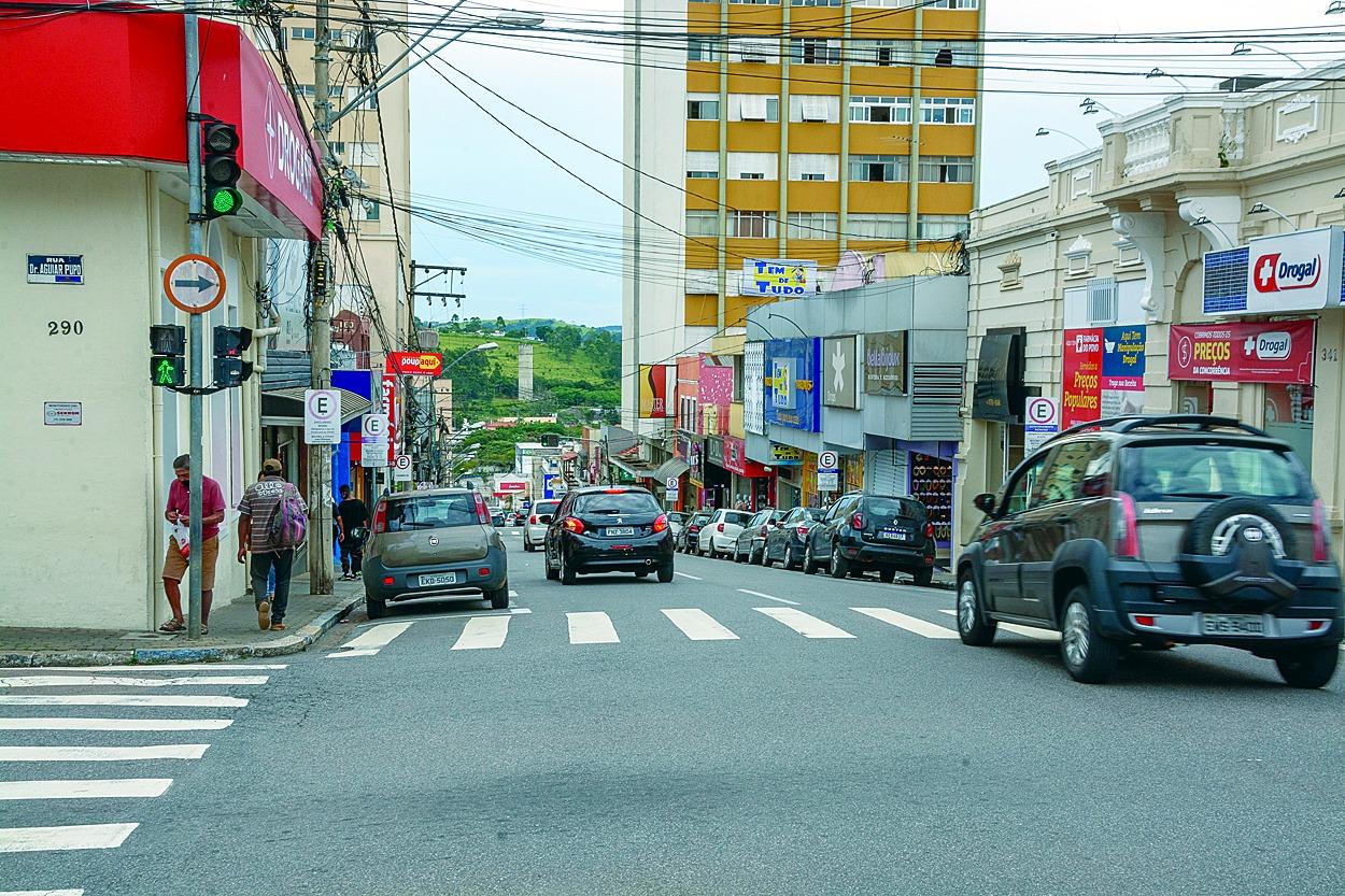 Diminui o número de casos e mortes por covid-19 no DRS-Campinas