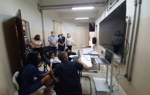Escola em Marília adquire aparelho especial para comunicação de aluno com deficiência