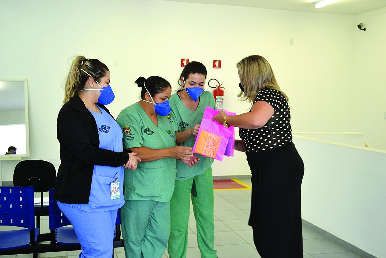 Profissionais de Saúde são homenageados no dia do enfermeiro  