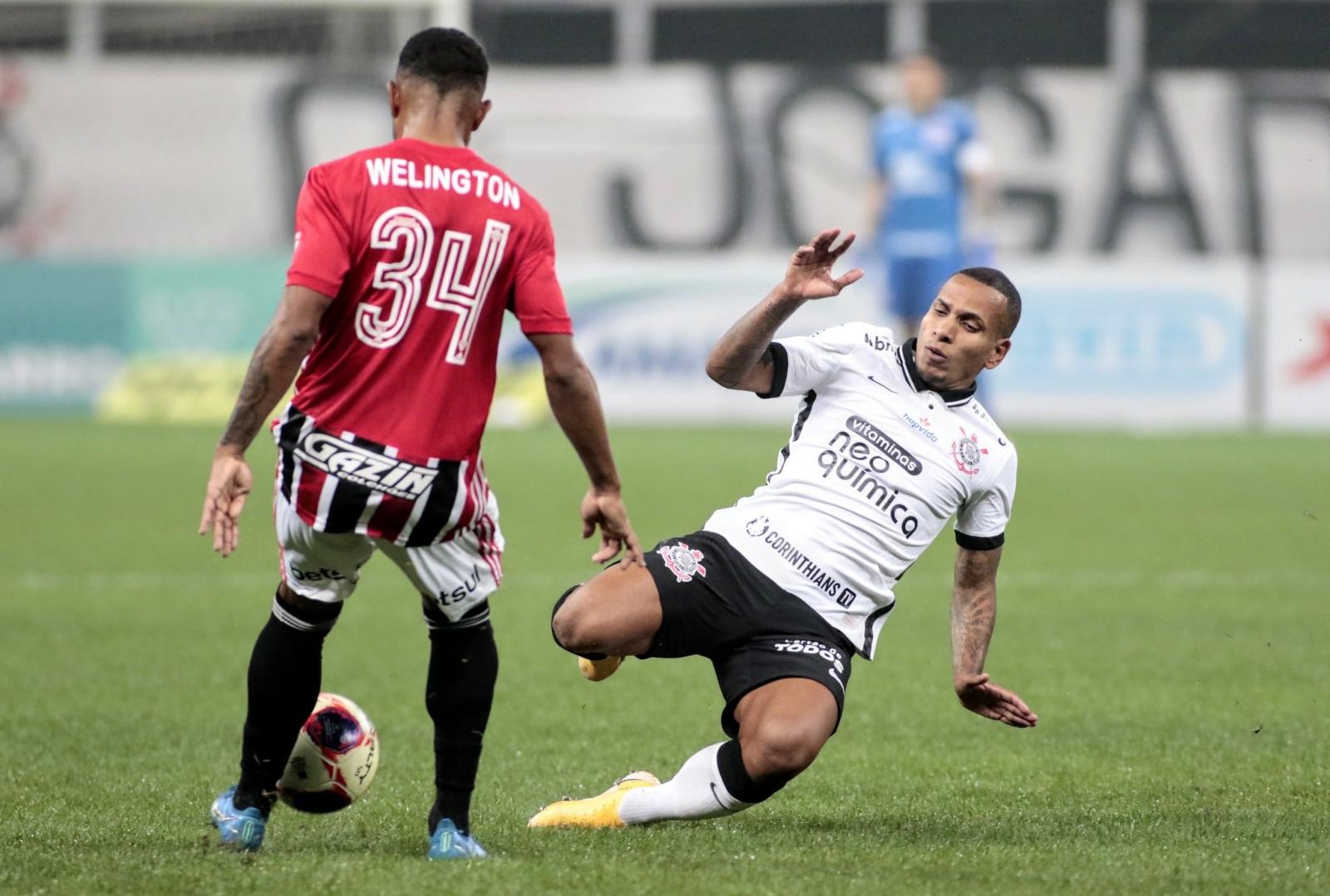 São Paulo empata com o Corinthians no final, mas tabu na arena do rival continua