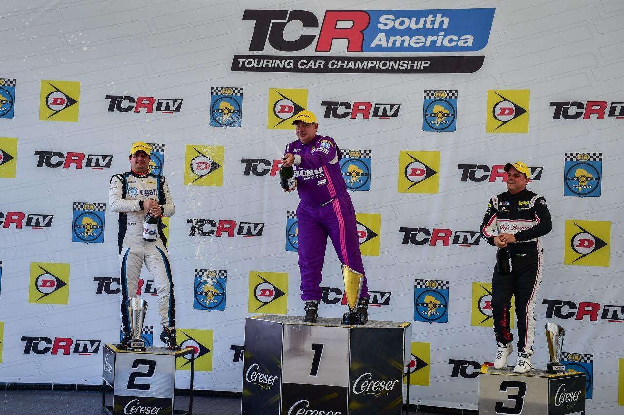 TCR South America: Cobra Racing Team foi ao pódio três vezes 